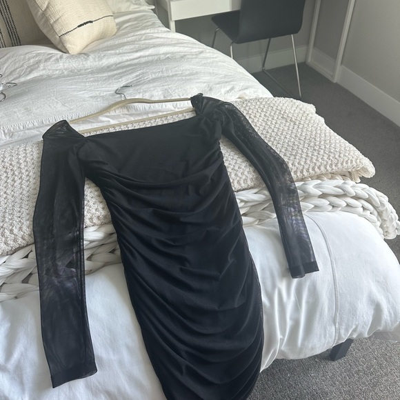 Chic Black Dress - Picture 1 of 2